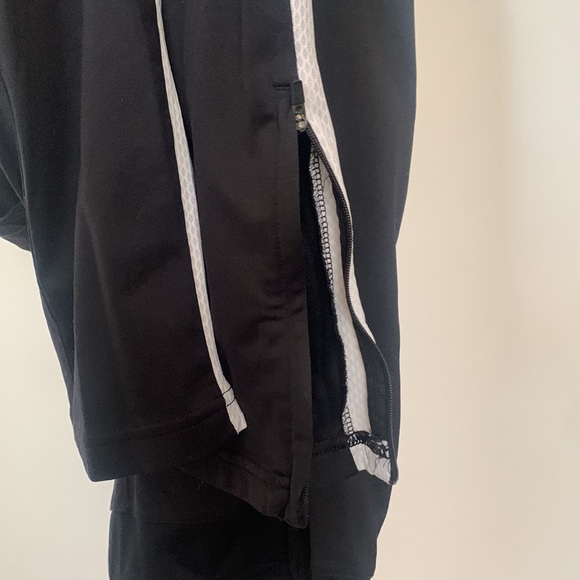 Nike Joggers - Picture 2 of 5